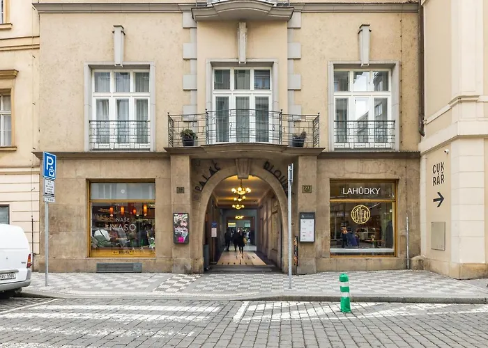 Dlouha Palace - Live In One Of The Best Streets